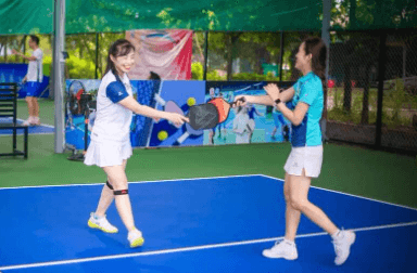 Gợi ý chọn quần áo pickleball nữ đẹp, thoải mái, hợp dáng