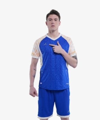 Mẫu áo đá bóng đẹp nhất 2025 với phong cách tối giản